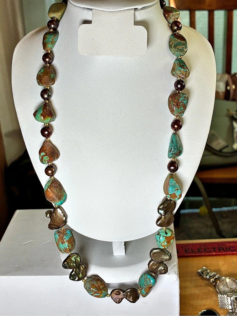 Turquoise & pearl Beaded Necklace Like New